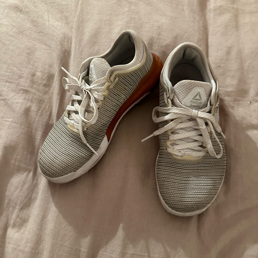 women’s sz 8 reebok nano 9 white/gray cross training shoes